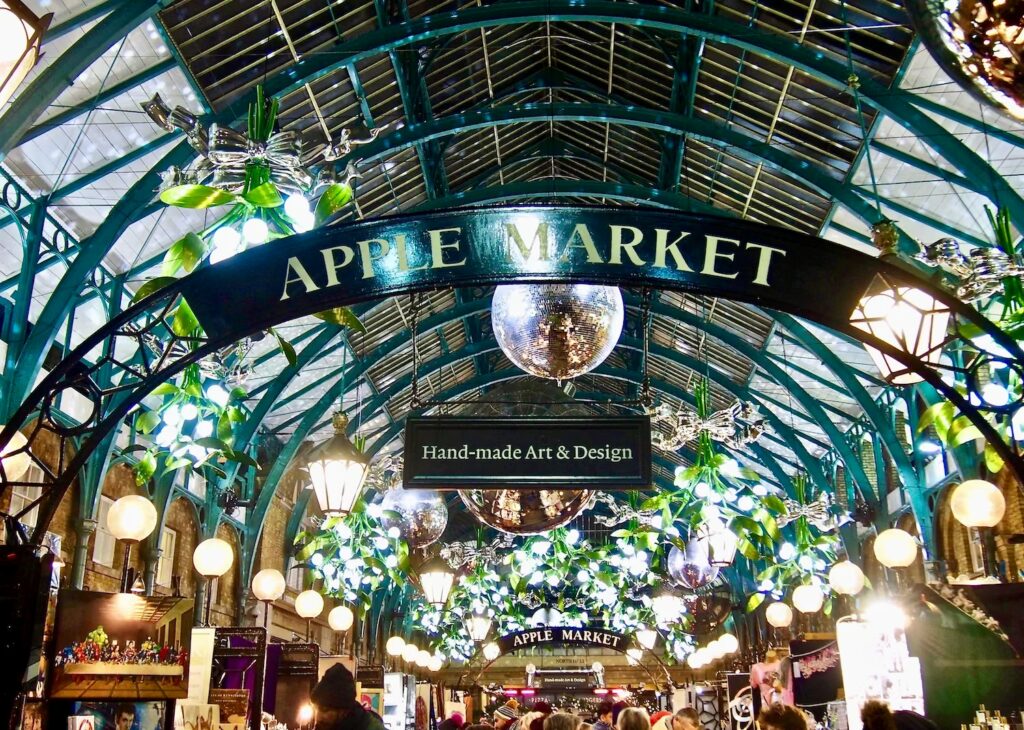kiermasz świąteczny w Covent Garden